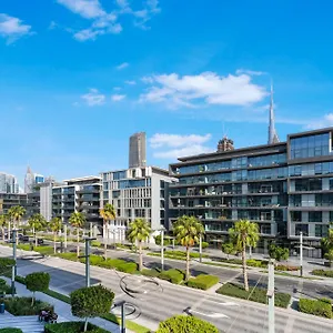 Fam Living - Walk - Urban Staycations Apartment